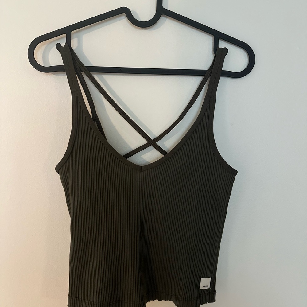 Vuori ribbed crop tank - Picture 2 of 4